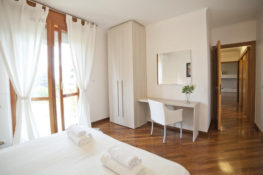Roman Holidays All'Eur Phòng bức ảnh